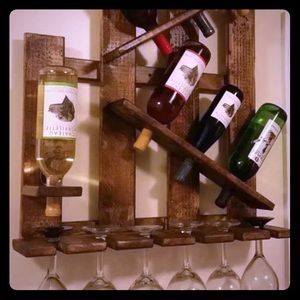 Wine holding 100% wood unique